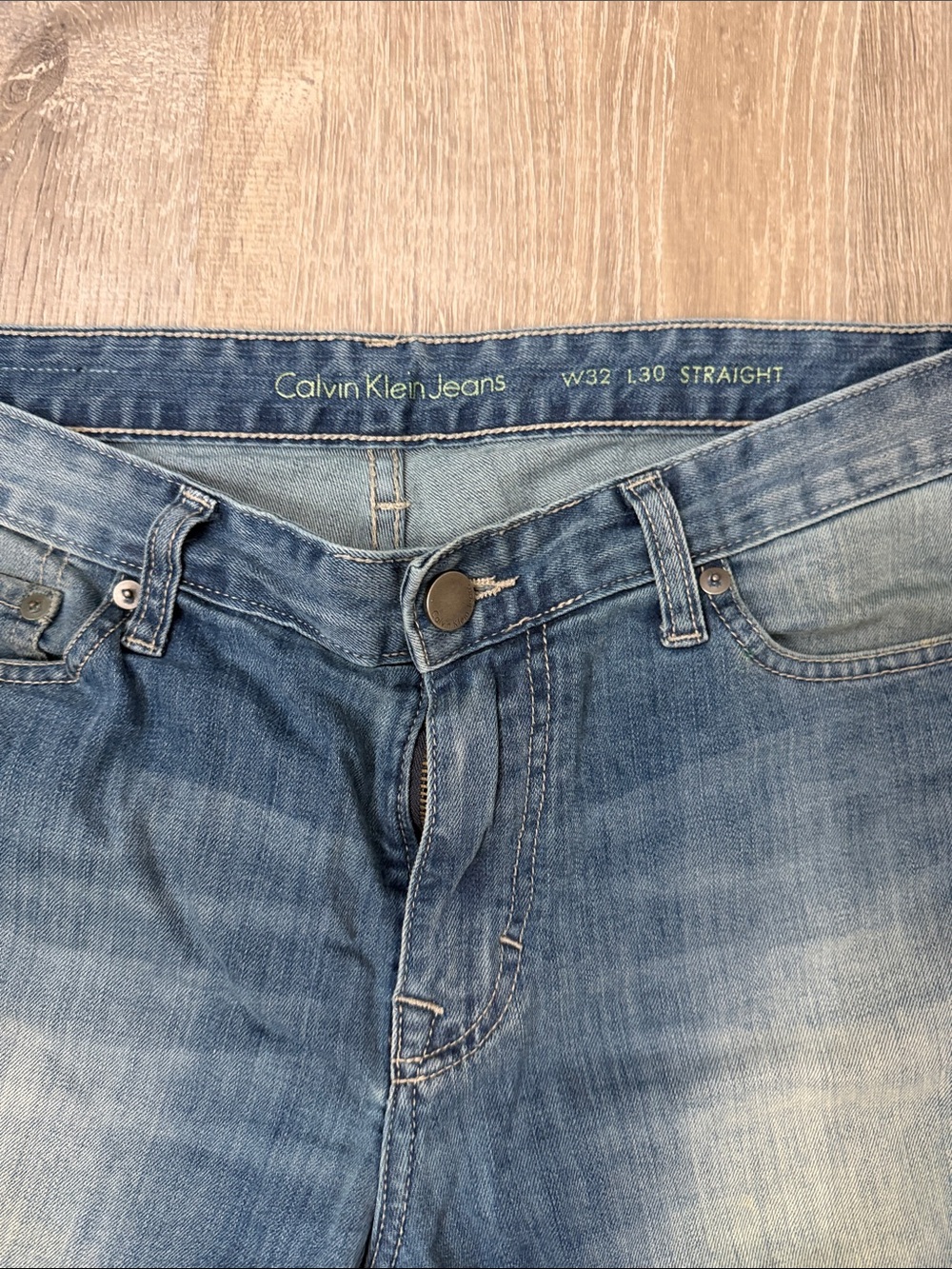 Calvin Klein Jeans Men’s Straight Light Blue Faded Denim